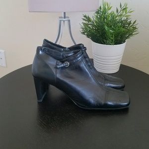 Bandolino black ankle boots